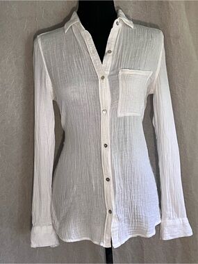Lola River white textured button down top with seashell buttons